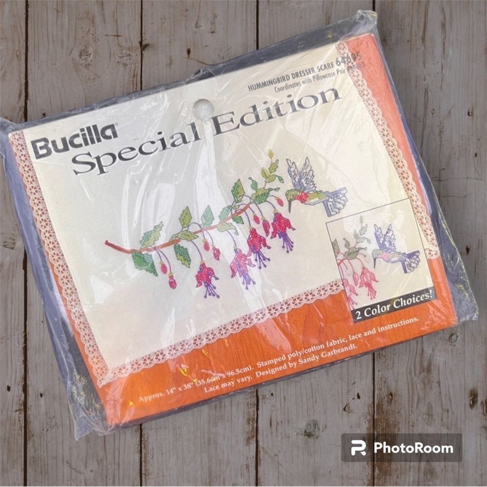 Bucilla Special Edition 1997 Hummingbird Dresser Scarf VTG needlepoint kit 64695